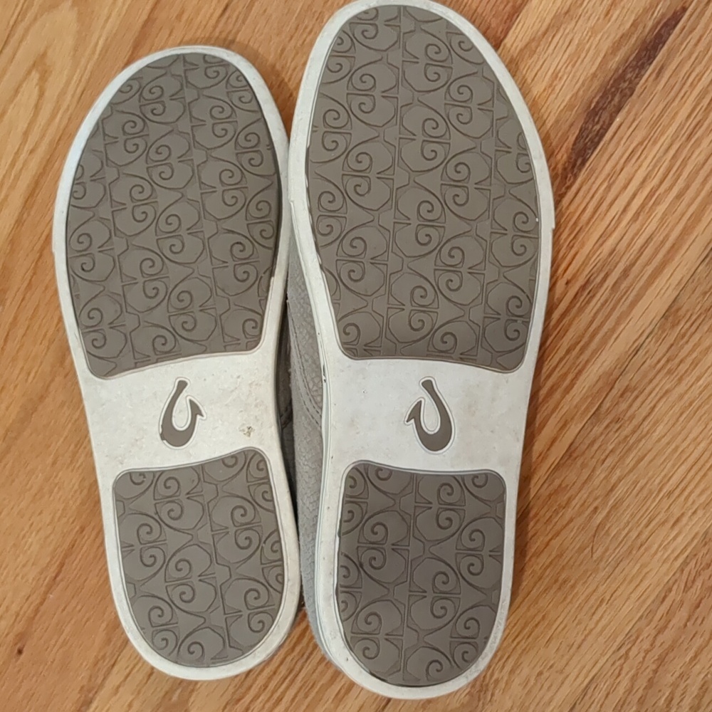 OluKai Pehuea leather slip-on W7.5 - Picture 8 of 11
